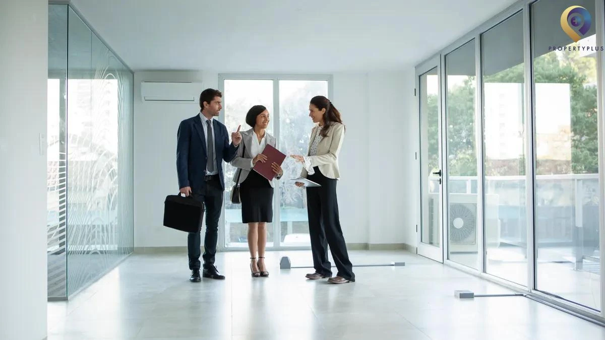 có nên thuê văn phòng qua môi giới không