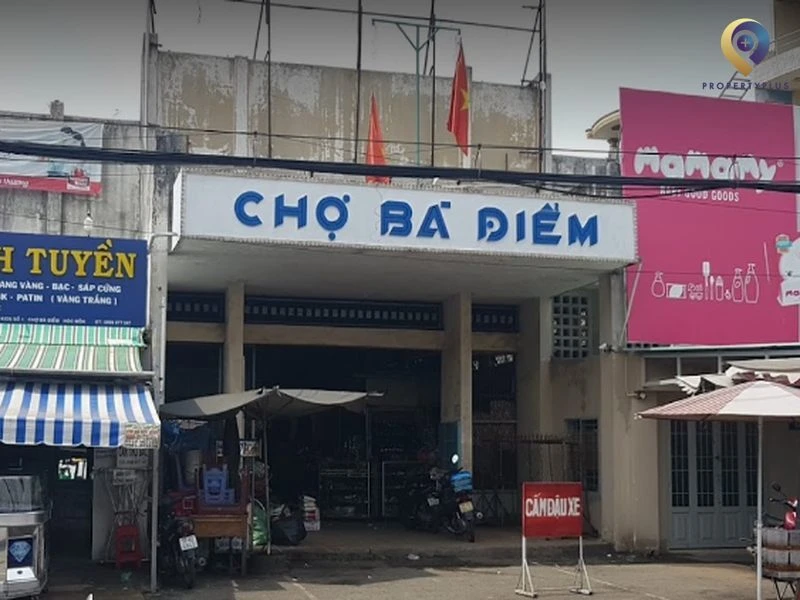 Ngã tư Bà Điểm