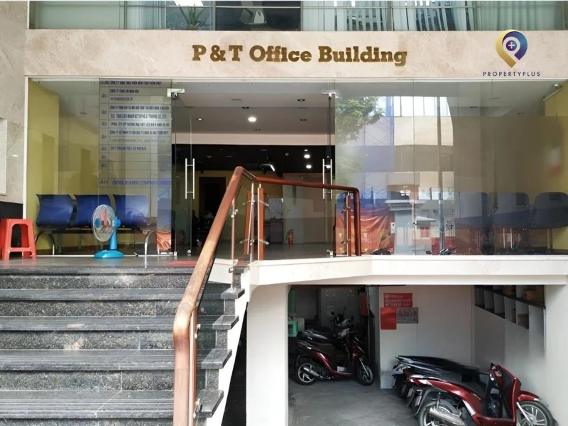 P&T Building