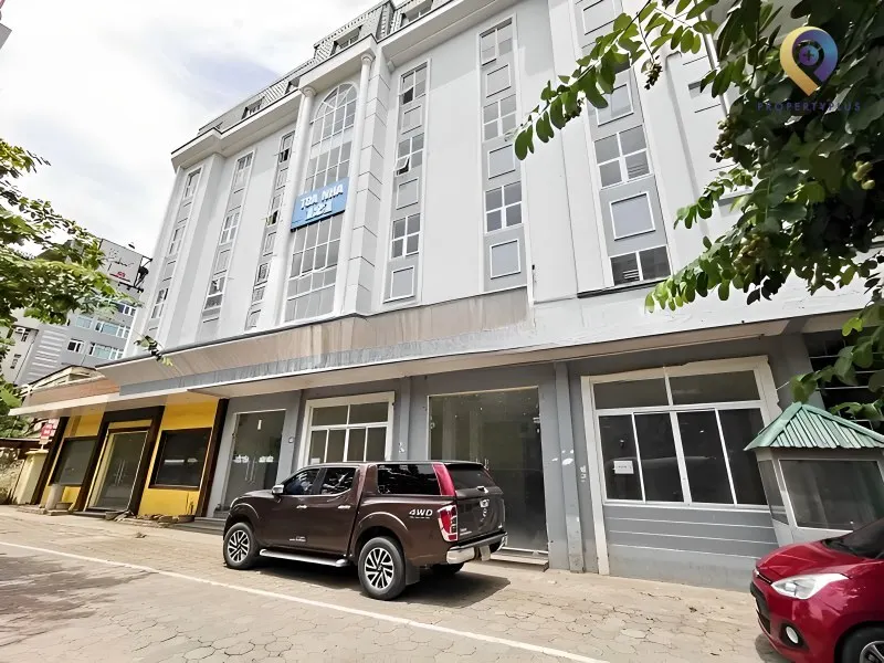 Tòa nhà 121 Nguyễn Phong Sắc