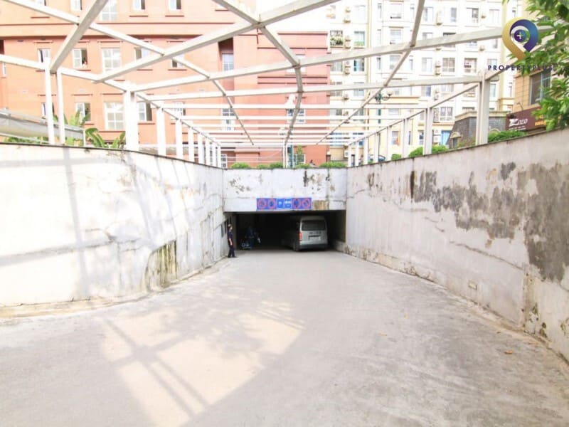 hầm vào bãi xe Tòa nhà Sông Đà (HH4)