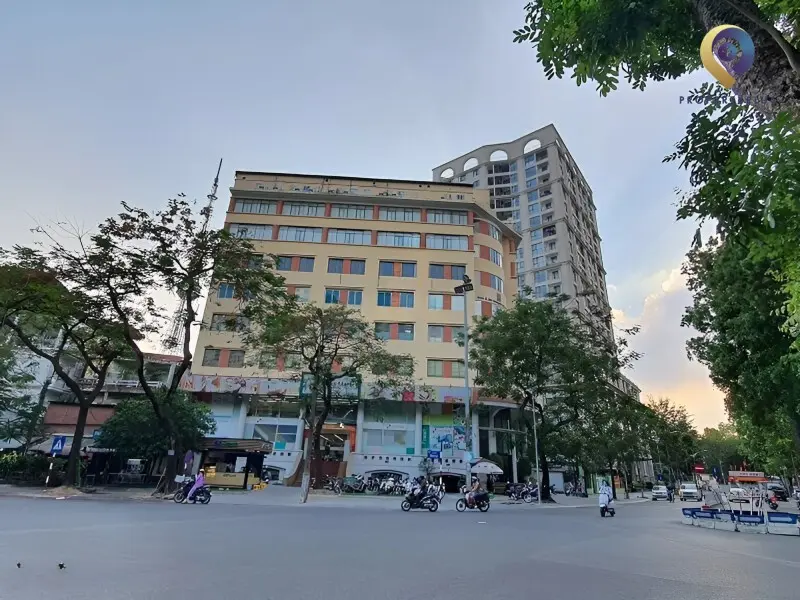 Tòa nhà TTTM Vân Hồ